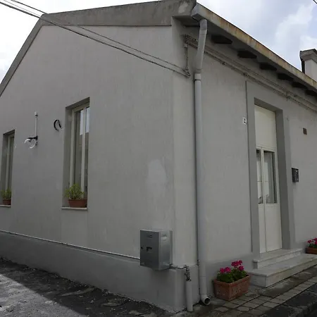 San Leonardo Bed & Breakfast 3*